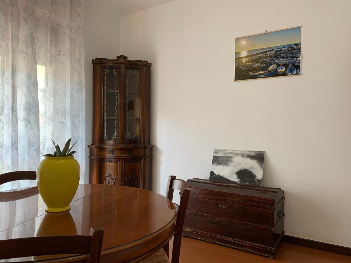 Elisa Appartamento Con Parcheggio Леванто Екстериор снимка